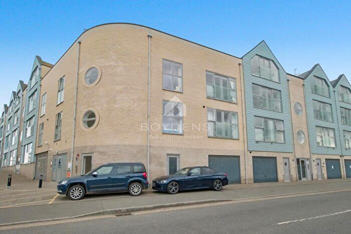 2 Bedroom Flat To Rent In The Shipyard Brightlingsea Nr Colchester, CO7