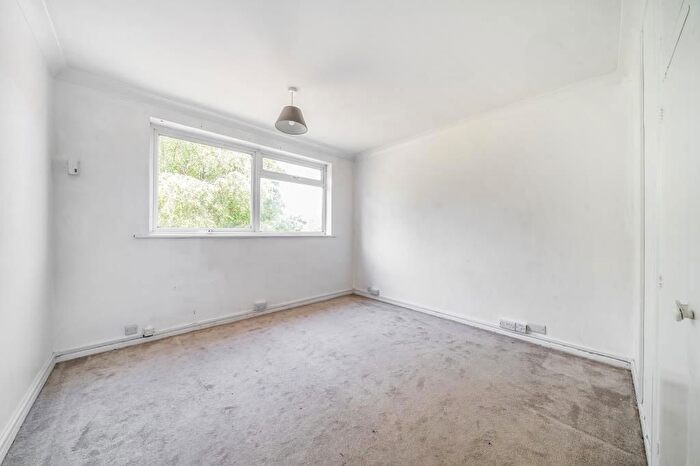 2 Bedroom Flat For Sale In Gateway Close, Northwood, HA6