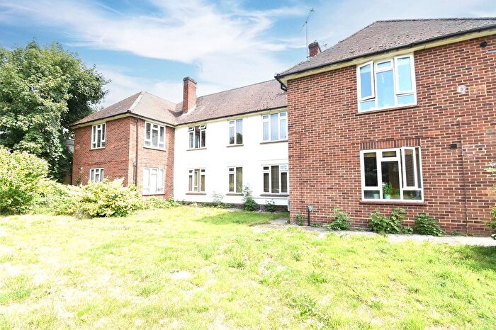 2 Bedroom Maisonette To Rent In Cambridge Road West, Farnborough, Hampshire, GU14