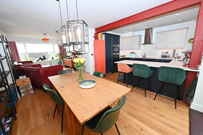 3 Bedroom Semi-Detached House For Sale In Bolton Avenue, Richmond, DL10