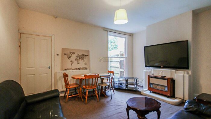 5 Bedroom Terraced House To Rent In Bournbrook Road, Selly Oak, Birmingham, B29