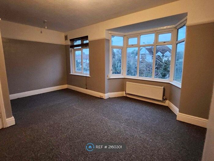 1 Bedroom Flat To Rent In Tixall Road, Stafford, ST16