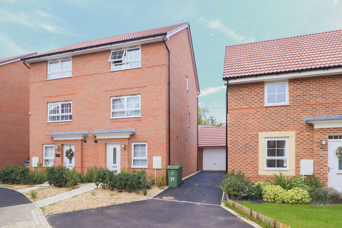 4 Bedroom Semi-Detached House To Rent In Brambling Avenue, Coventry, CV4