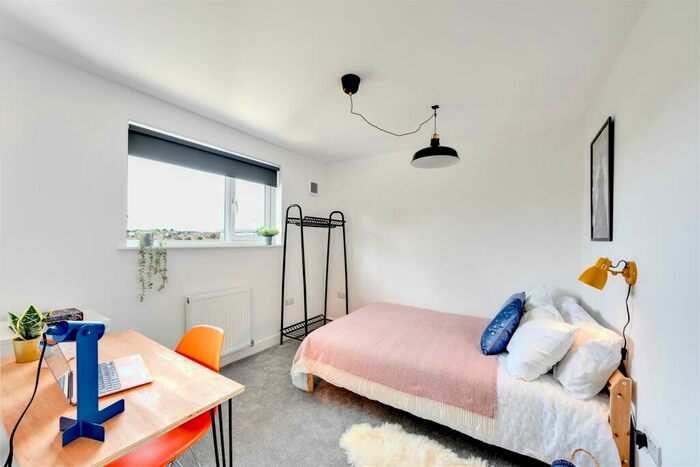 6 Bedroom House To Rent In Gayner Road, Bristol, BS7