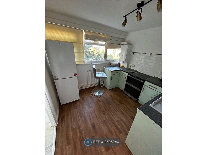 1 Bedroom Flat To Rent In Fairview House, London, SW2