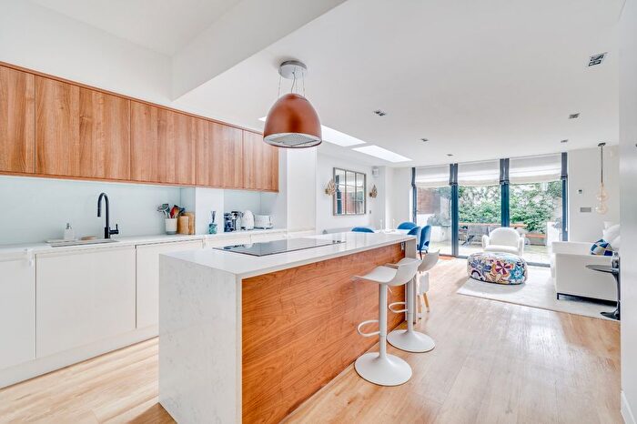 4 Bedroom Terraced House To Rent In Hannell Road, Fulham, SW6