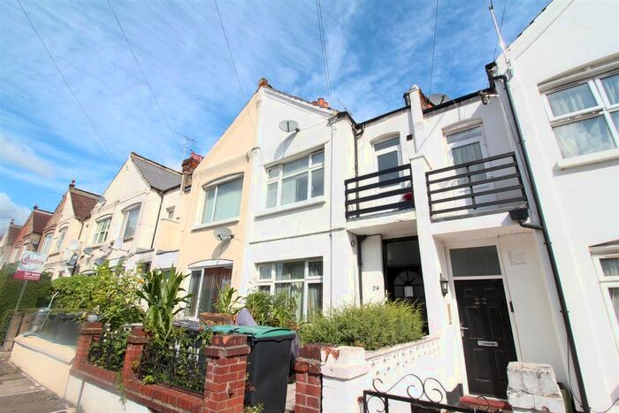 1 Bedroom Flat To Rent In Lascotts Road, Wood Green, N22