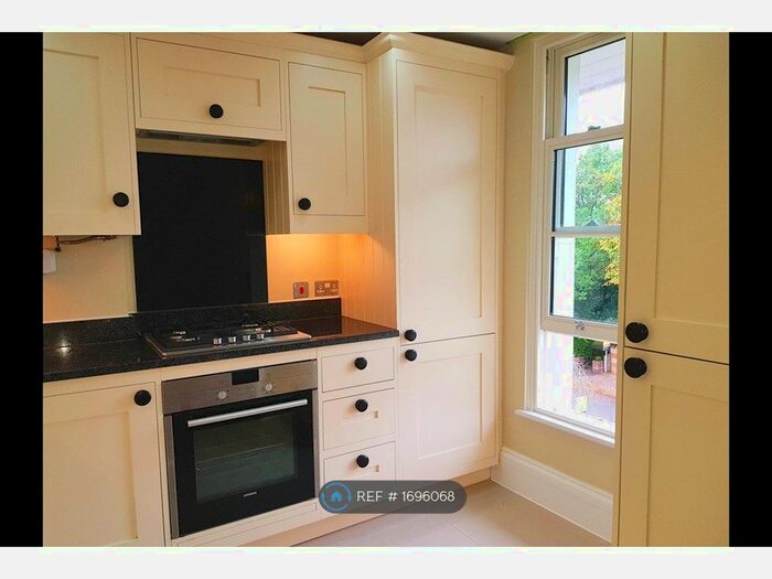 1 Bedroom Flat To Rent In Oak Hill Road, Surbiton, KT6
