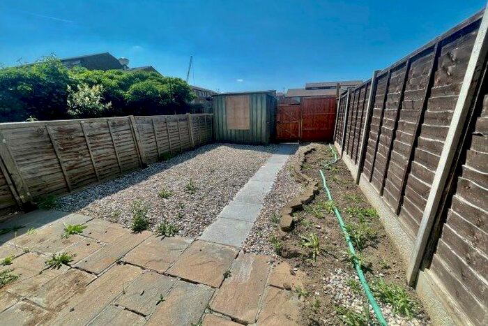 3 Bedroom Property To Rent In Maxey Road, London, SE18