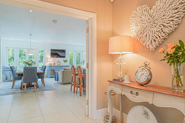 5 Bedroom Detached House For Sale In Blythe Way, Solihull, B91