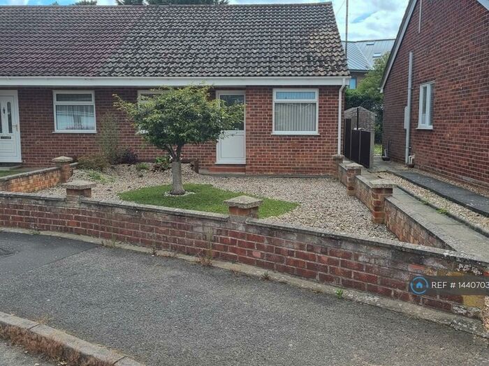 2 Bedroom Bungalow To Rent In Sapwell Close, Norwich, NR11
