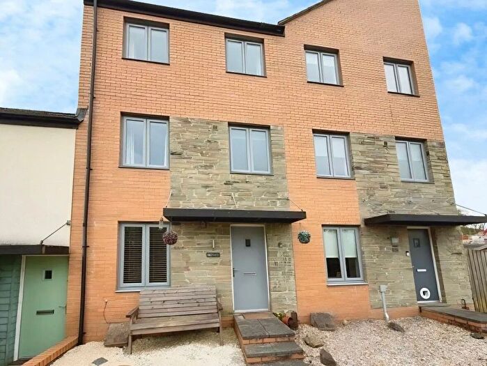 4 Bedroom Semi-Detached House To Rent In Orleigh Cross, Newton Abbot, TQ12