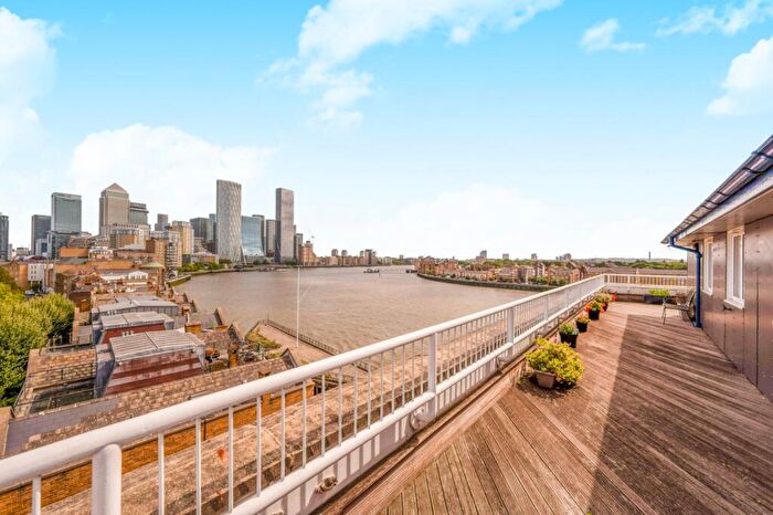 2 Bedroom Flat To Rent In Papermill Wharf, Narrow Street, E14