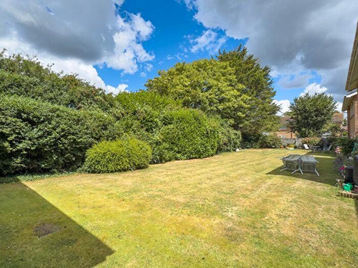 2 Bedroom Flat For Sale In Felpham, West Sussex, PO22