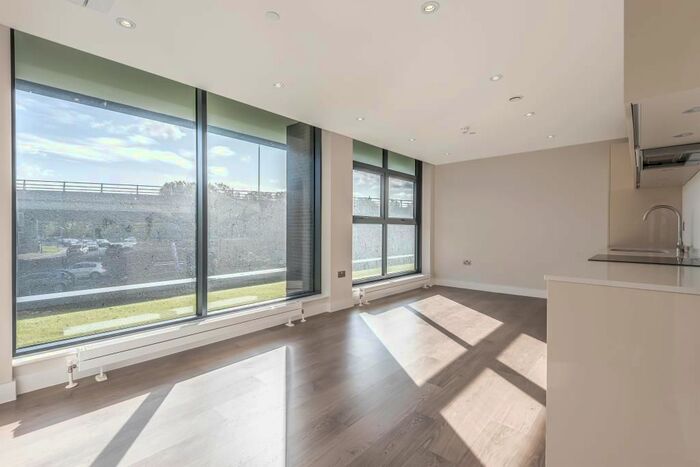 1 Bedroom Flat To Rent In The View, Sunbury On Thames, TW16