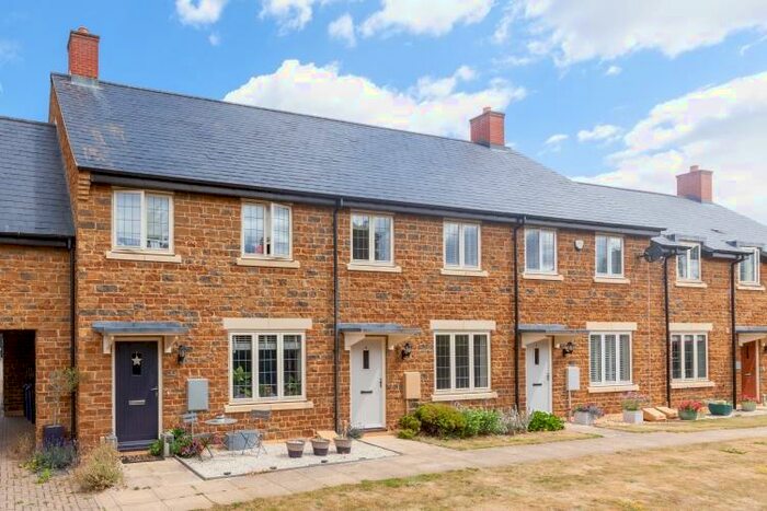 3 Bedroom Terraced House To Rent In John Harper Close, Adderbury, OX17