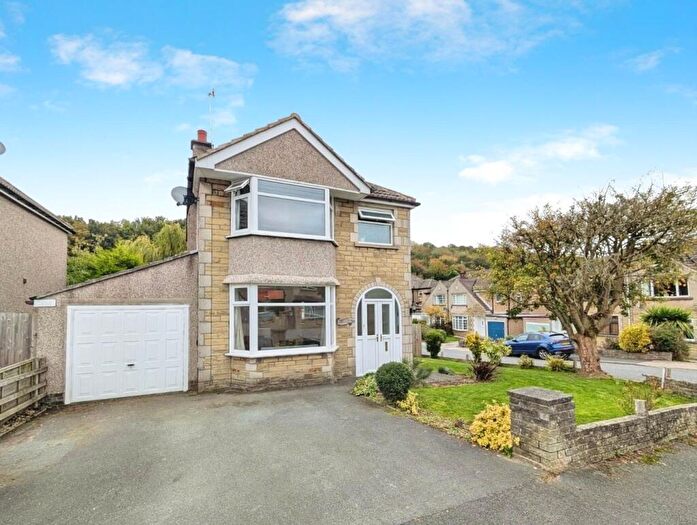 3 Bedroom Detached House For Sale In South Edge, Shipley, BD18