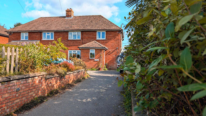 4 Bedroom Semi-Detached House For Sale In Oakhanger Rd., Oakhanger, Hampshire, GU35