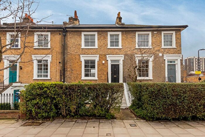 3 Bedroom Flat For Sale In Southgate Road, De Beauvoir, N1