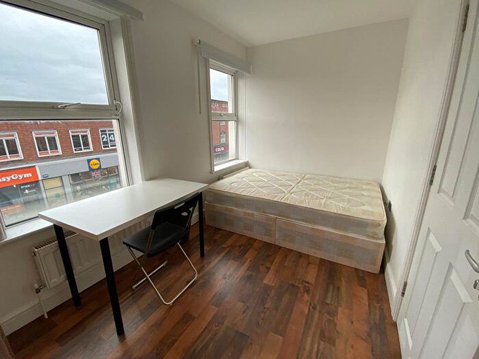 1 Bedroom Flat To Rent In London, SE5