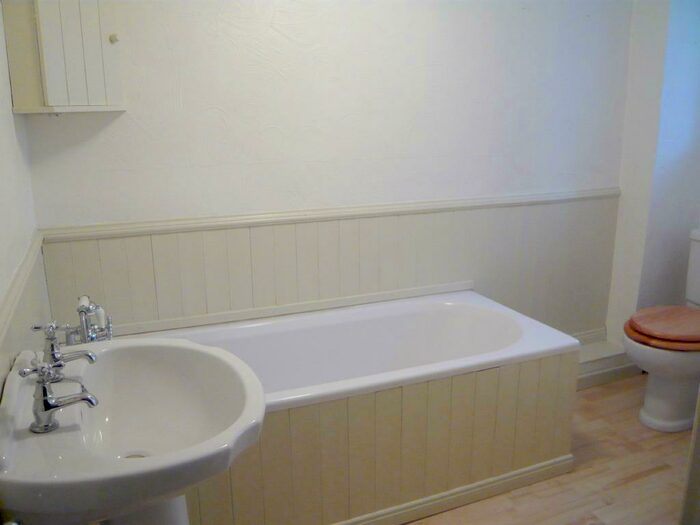 2 Bedroom Character Property To Rent In Sheppards Barton, Frome, Somerset, BA11