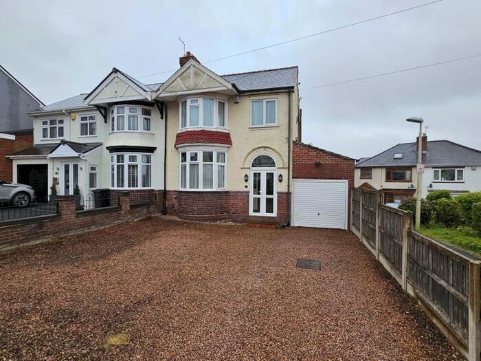 3 Bedroom Semi-Detached House To Rent In Greenhill Road, Halesowen, West Midlands, B62