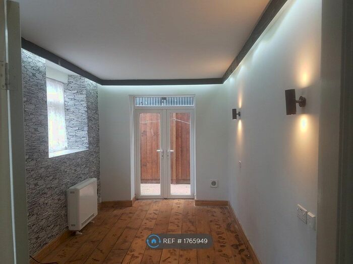 4 Bedroom Flat To Rent In High Street, Wainfleet, PE24