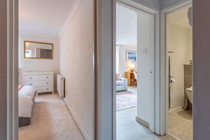 1 Bedroom Flat To Rent In Fair A Far, Cramond, Edinburgh, EH4