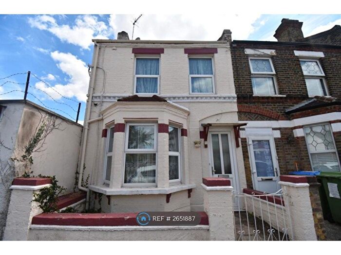 2 Bedroom Terraced House To Rent In Miriam Road, Plumstead, SE18