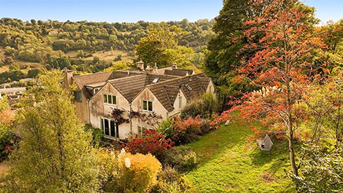 4 Bedroom Semi Detached House For Sale In Quarhouse, Brimscombe, GL5