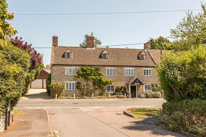 5 Bedroom Semi-Detached House For Sale In Troy Lane, Kirtlington, OX5