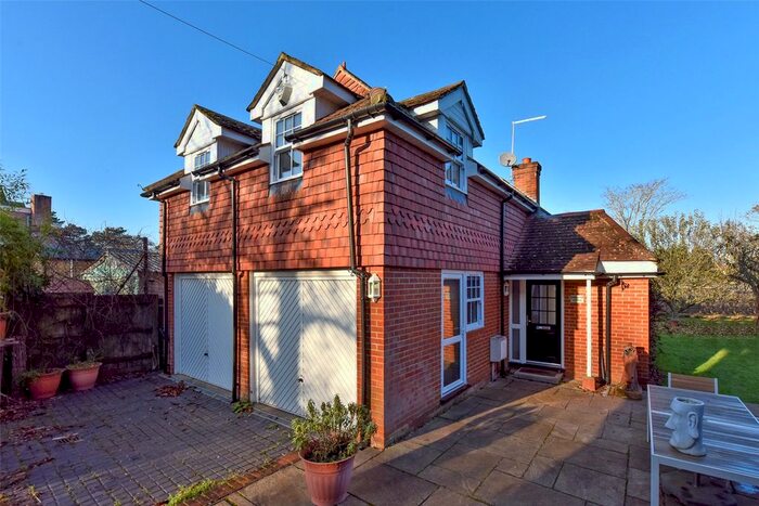 2 Bedroom Detached House To Rent In College Avenue, Maidenhead, Berkshire, SL6