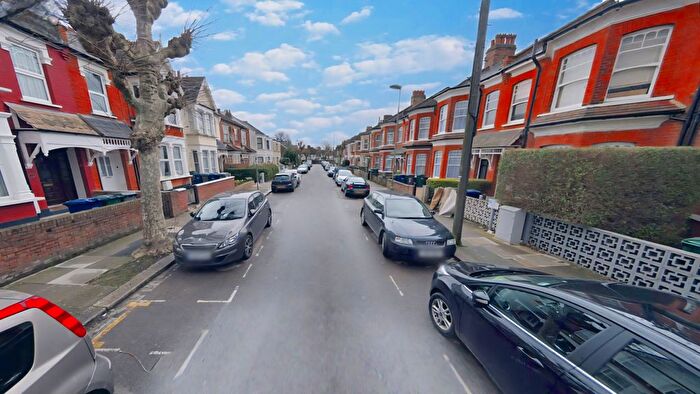 2 Bedroom Flat To Rent In Churchfield Avenue, N12
