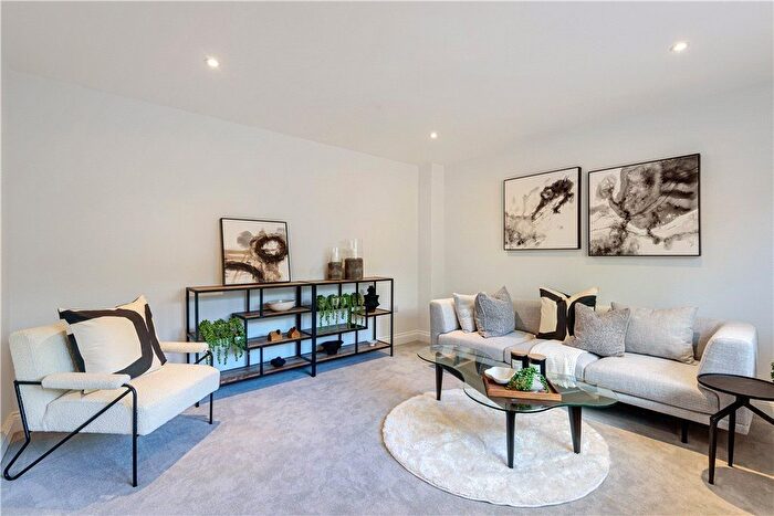 3 Bedroom End Of Terrace House To Rent In Armstrong Close, Halstead, Sevenoaks, TN14