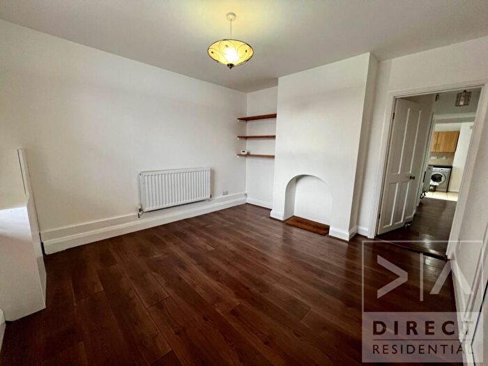 1 Bedroom Flat To Rent In Adelphi Road, Epsom, KT17