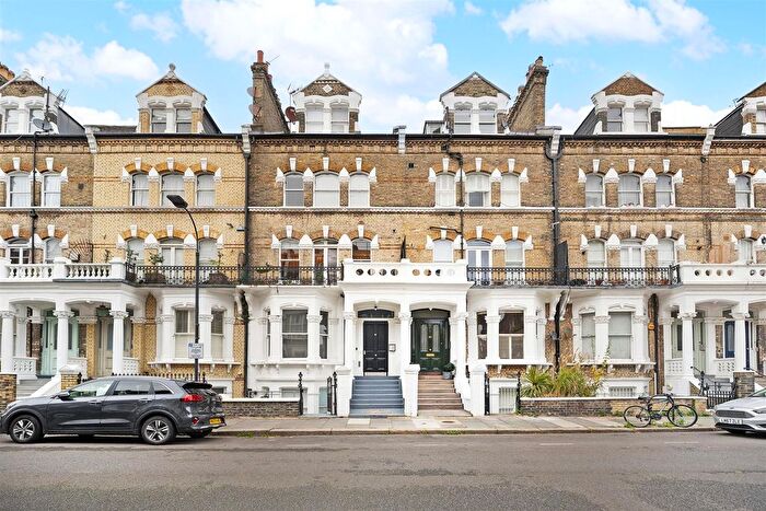 Studio To Rent In Gunterstone Road, West Kensington, W14