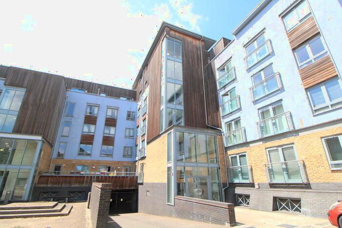 2 Bedroom Flat To Rent In Quayside Drive, Colchester, CO2