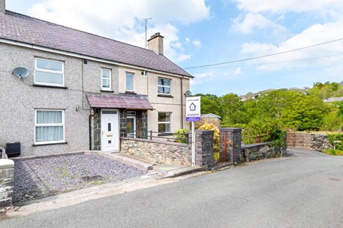 3 Bedroom Terraced House For Sale In Cefn Cwlyn, Braichmelyn, Bethesda, Bangor, LL57