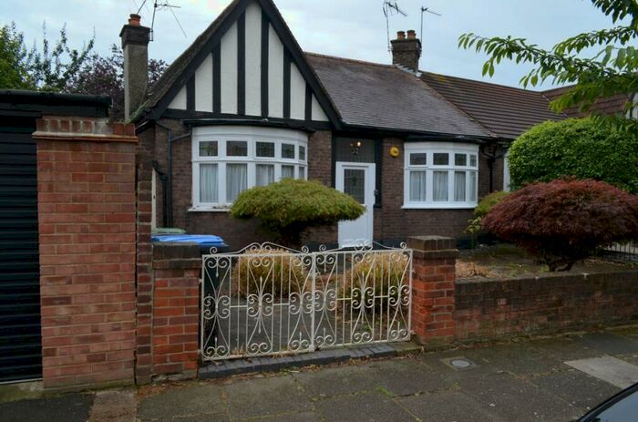 2 Bedroom Bungalow To Rent In The Brackens, Bush Hill Park, EN1