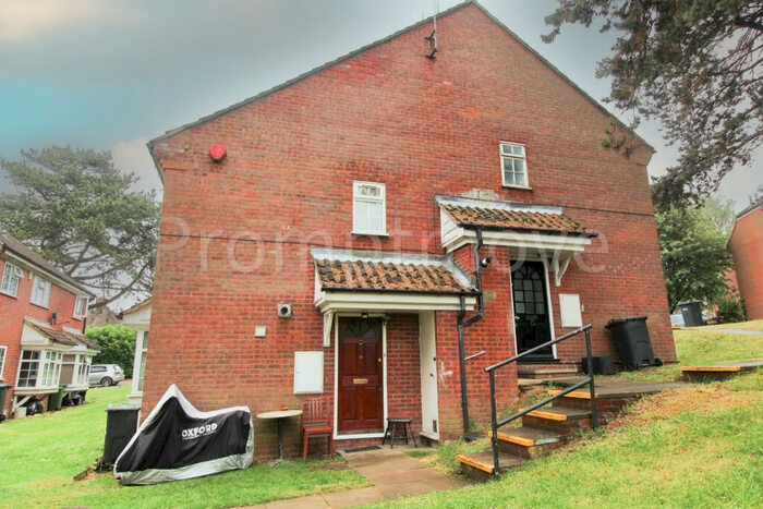 2 Bedroom End Of Terrace House To Rent In Somersby Close Luton, LU1