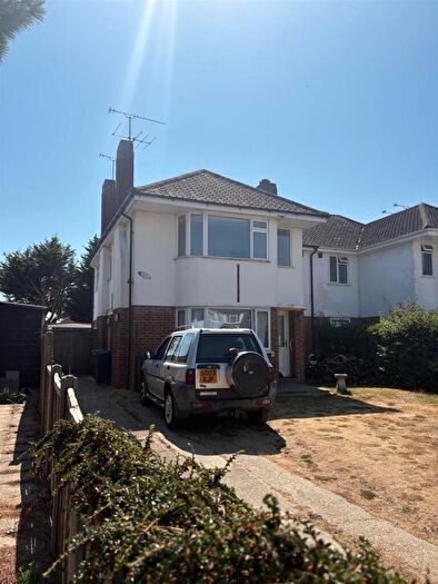 2 Bedroom Flat For Sale In Ardingly Drive, Goring-By-Sea, BN12
