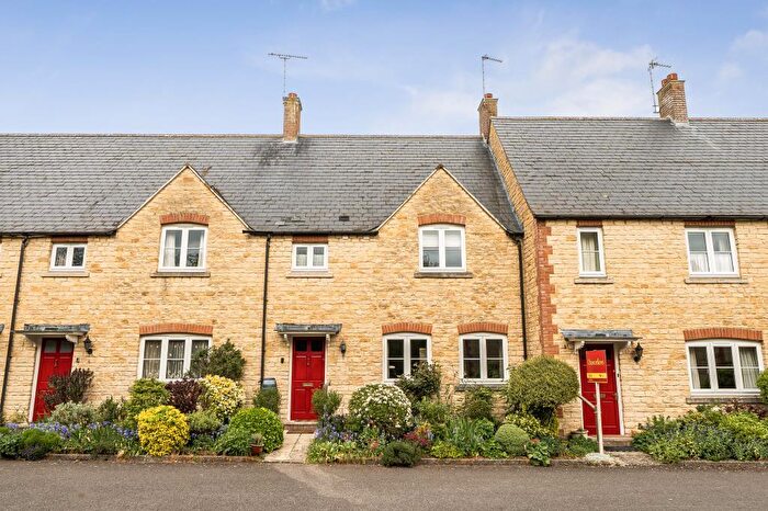 3 Bedroom Terraced House For Sale In Gloucester Court Mews, High Street, OX28