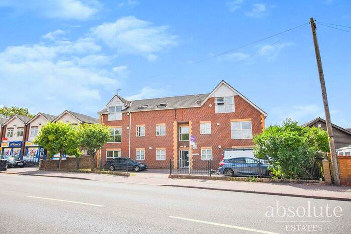 2 Bedroom Apartment To Rent In Ashleigh House, Cardington Road, Bedford, MK42