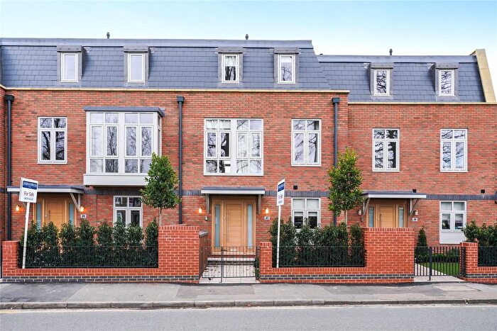 4 Bedroom Detached House To Rent In Thames Street, Weybridge, KT13