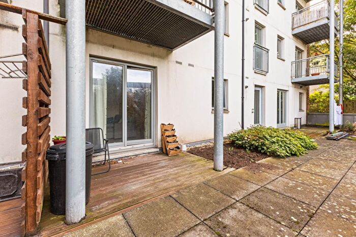 2 Bedroom Flat For Sale In / Telford Grove, Craigleith, Edinburgh, EH4