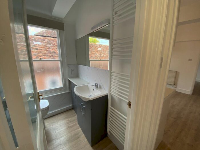 1 Bedroom Flat To Rent In Hospital Lane, Canterbury, CT1