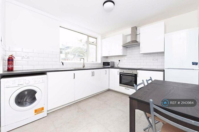 4 Bedroom Semi-Detached House To Rent In Susannah Street, West India, E14