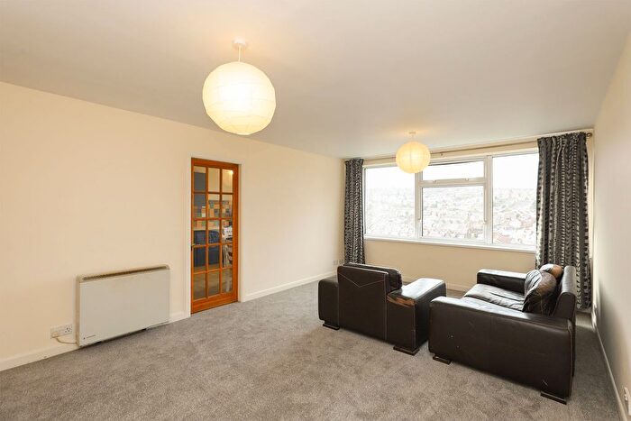 2 Bedroom Flat To Rent In Hunter House Road, Sheffield, S11