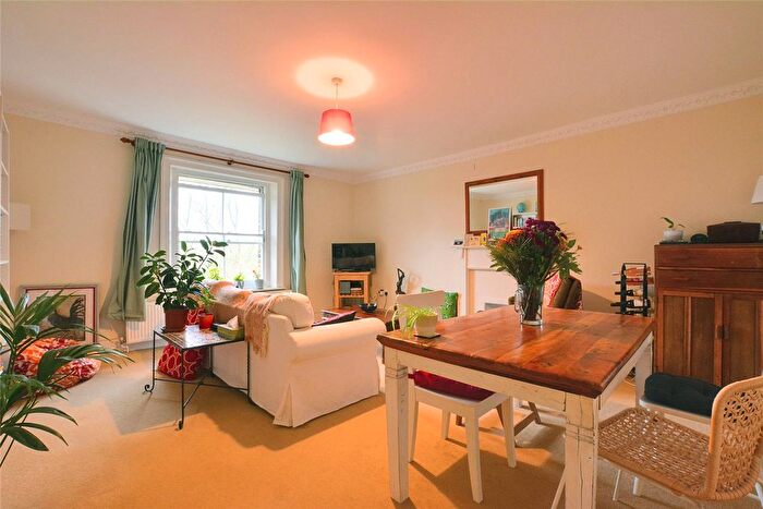 2 Bedroom Flat To Rent In Vanbrugh Park Road West, London, SE3