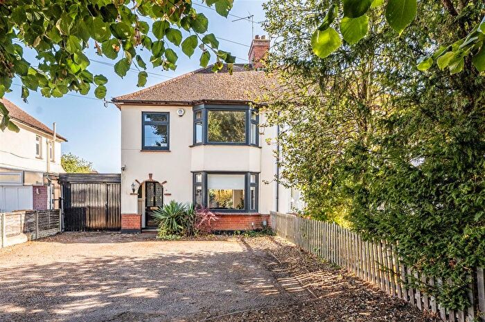 3 Bedroom Semi-Detached House For Sale In Goldington Road, Bedford, MK41